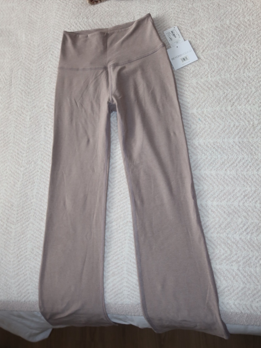 Beyond Yoga High-Rise Wide-Leg Leggings in Taupe - Picture 3 of 5